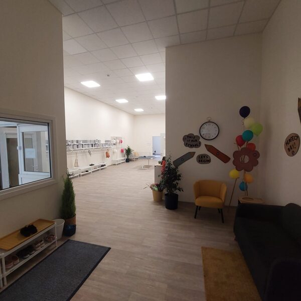 Ēkas pārbūve par bērnudārzu, sākumskolu